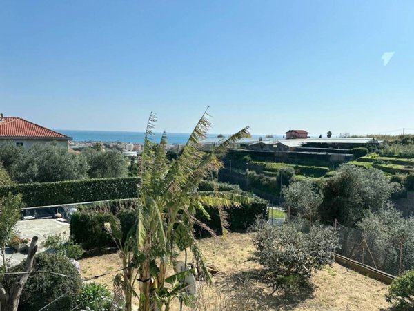 casa indipendente in vendita a Taggia in zona Arma di Taggia