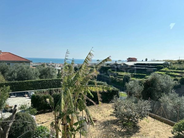 casa indipendente in vendita a Taggia in zona Arma di Taggia