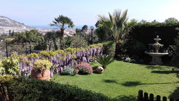 casa indipendente in vendita a Taggia