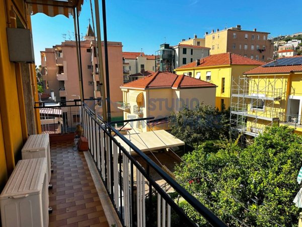 appartamento in vendita a Taggia in zona Arma di Taggia