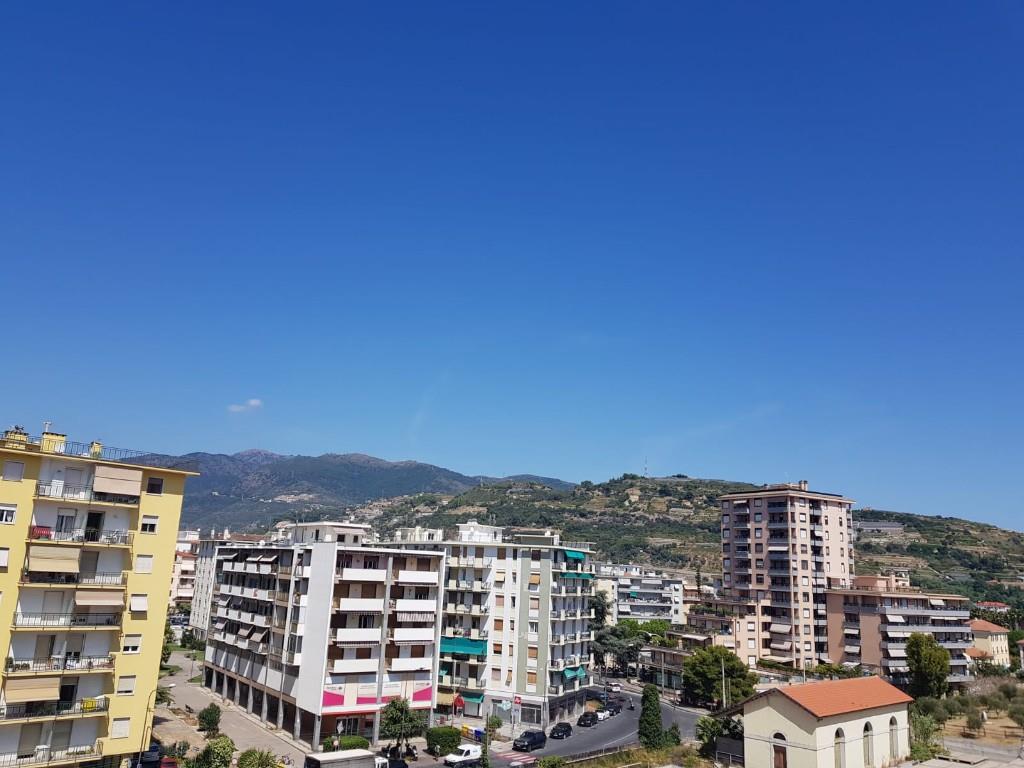 appartamento in vendita a Taggia in zona Arma di Taggia