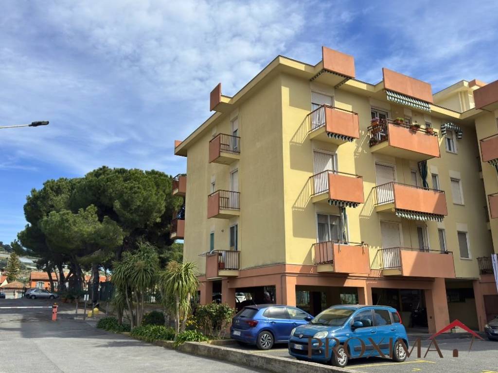 appartamento in vendita a Taggia in zona Arma di Taggia