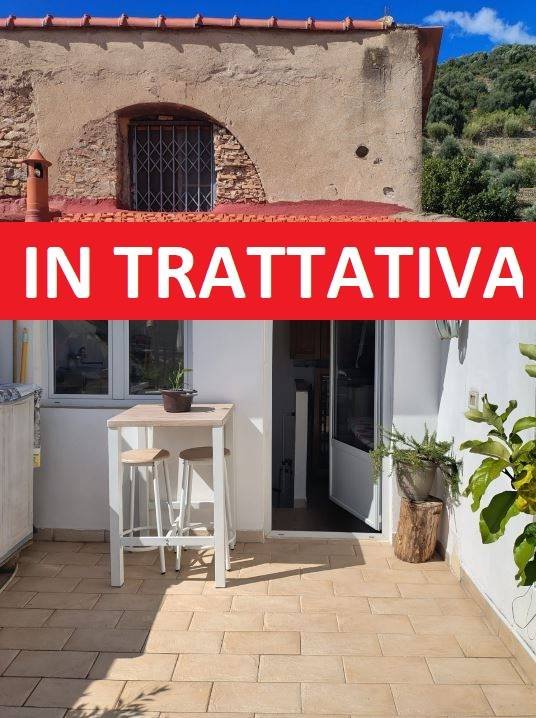 casa indipendente in vendita a Taggia