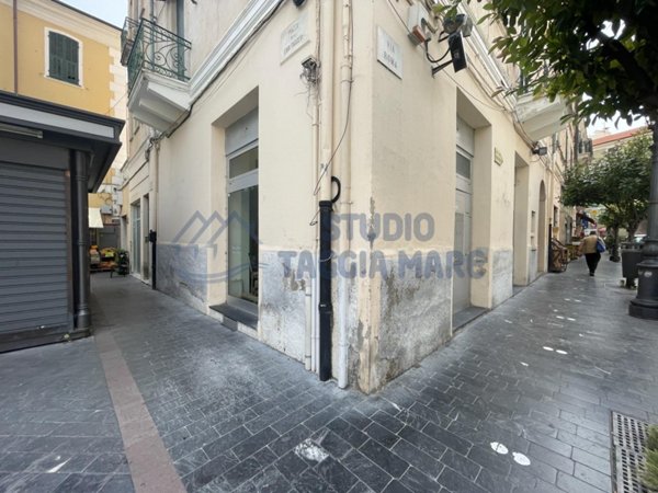 negozio in vendita a Taggia