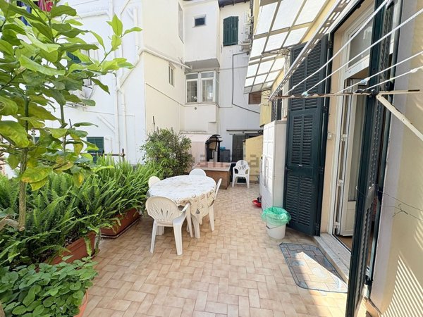 appartamento in vendita a Taggia in zona Arma di Taggia