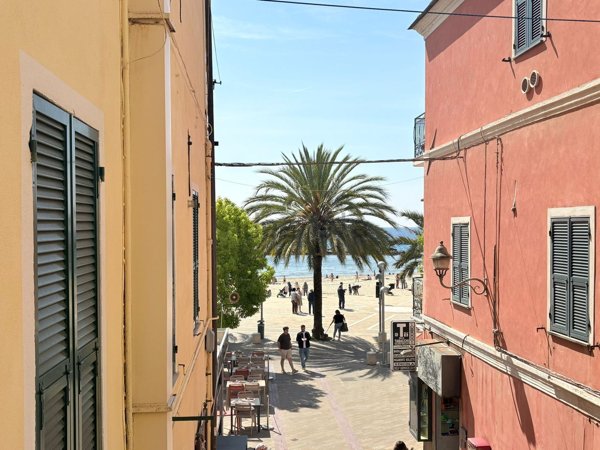 appartamento in vendita a Taggia in zona Arma di Taggia