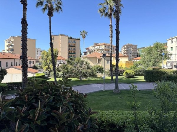 appartamento in vendita a Taggia in zona Arma di Taggia