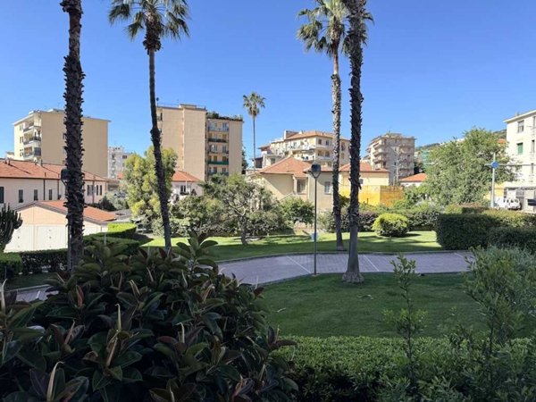 appartamento in vendita a Taggia in zona Arma di Taggia