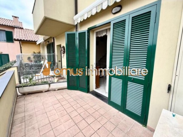 casa indipendente in vendita a Taggia