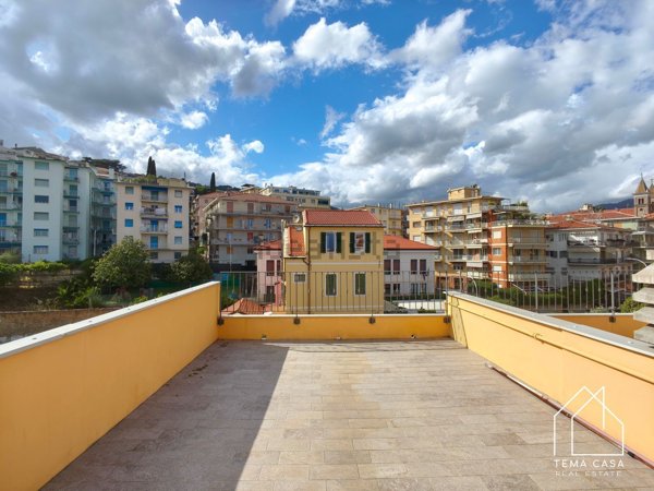 appartamento in vendita a Taggia in zona Arma di Taggia