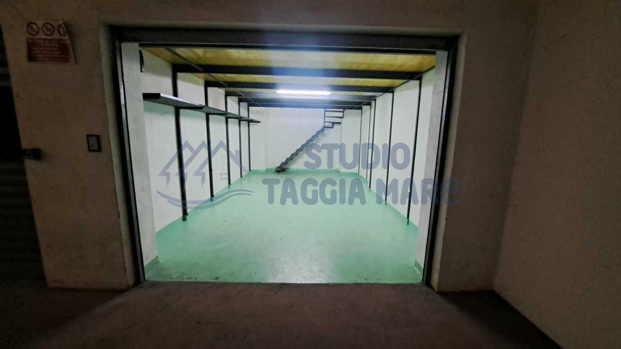 appartamento in vendita a Taggia in zona Arma di Taggia