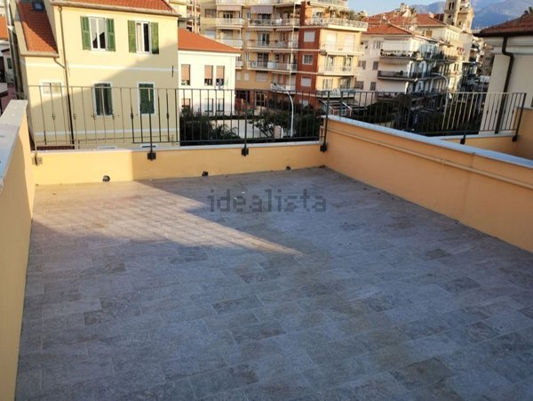 appartamento in vendita a Taggia in zona Arma di Taggia