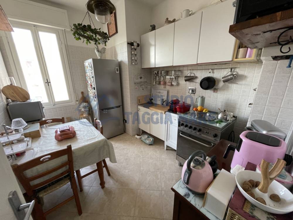 appartamento in vendita a Taggia in zona Arma di Taggia
