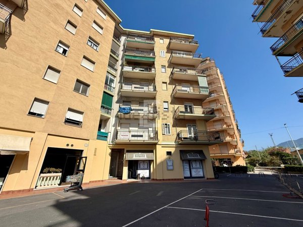 appartamento in vendita a Taggia in zona Arma di Taggia