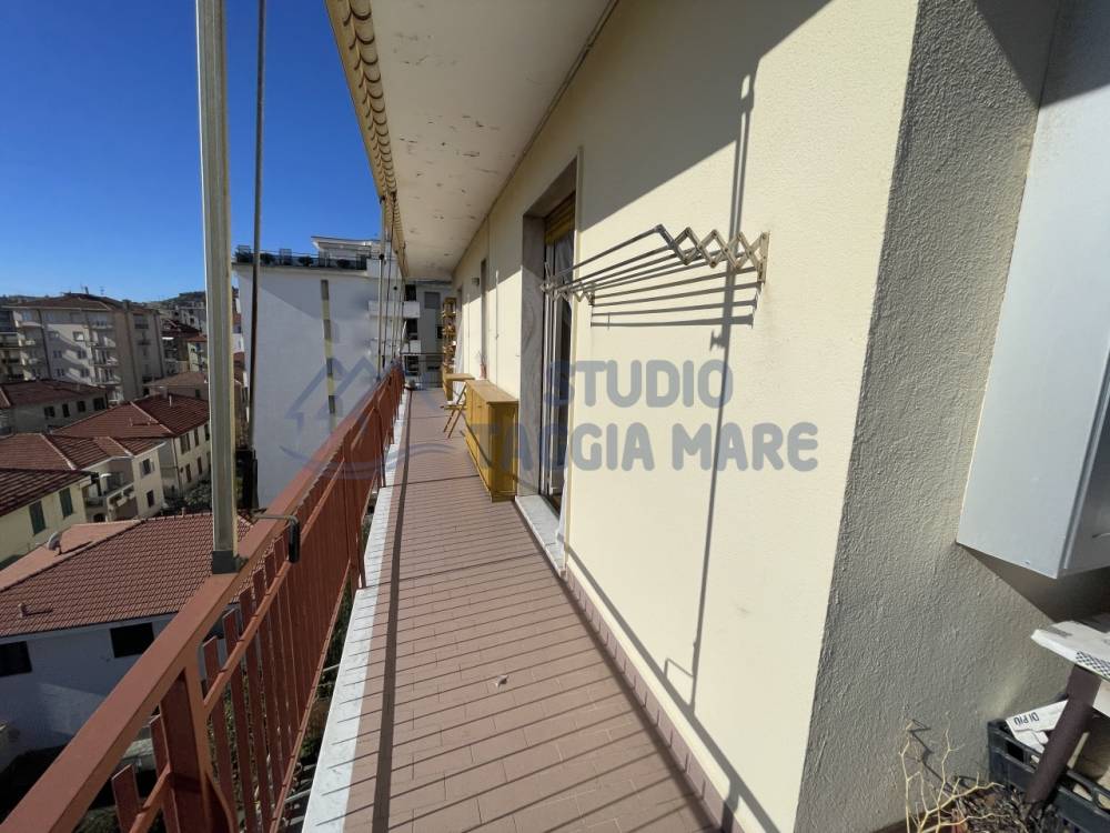 appartamento in vendita a Taggia in zona Arma di Taggia