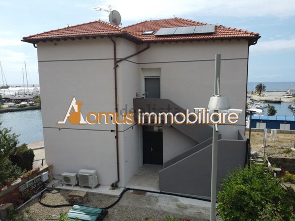 appartamento in vendita a Taggia in zona Arma di Taggia