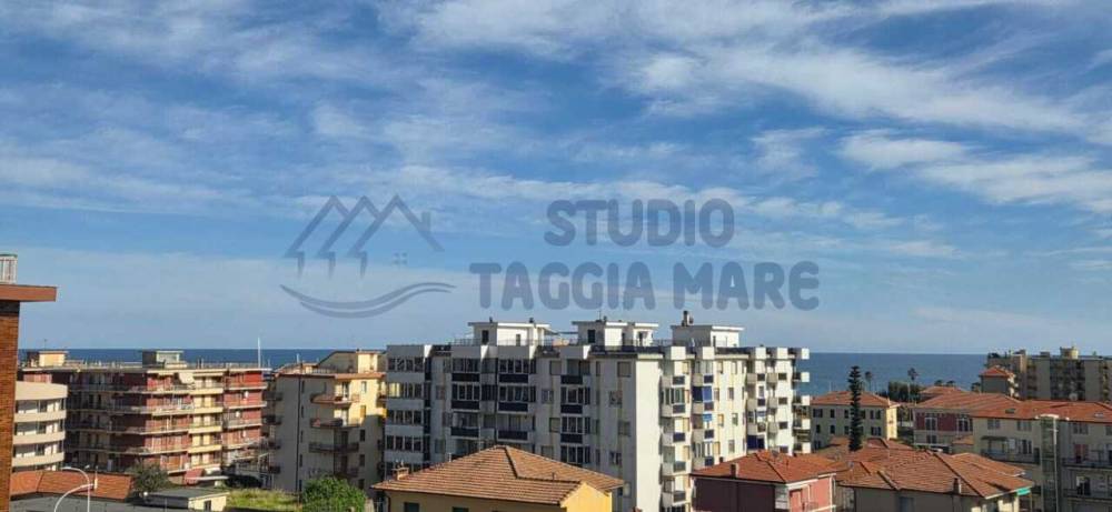 appartamento in vendita a Taggia in zona Arma di Taggia