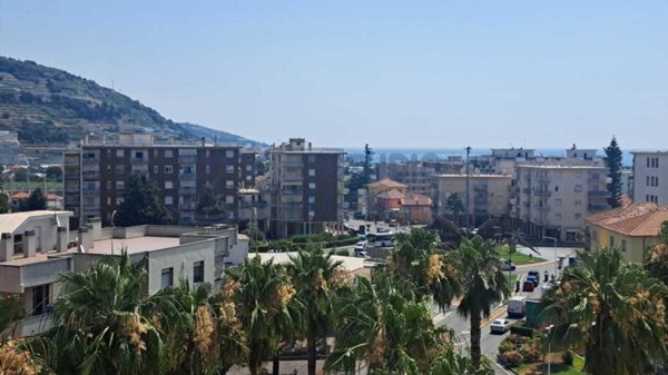 appartamento in vendita a Taggia in zona Arma di Taggia