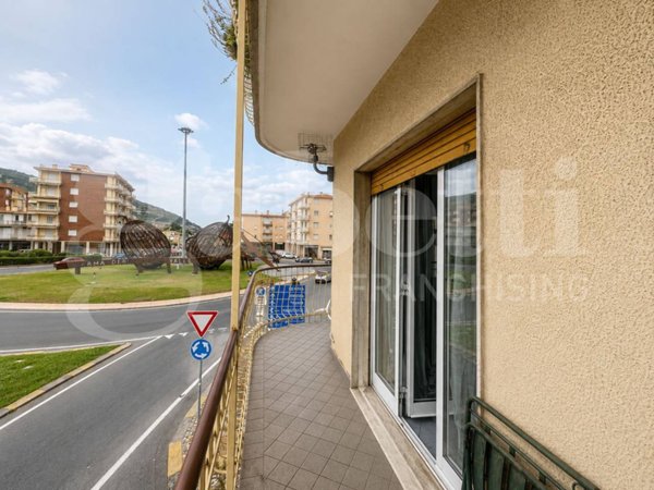 appartamento in vendita a Taggia in zona Arma di Taggia