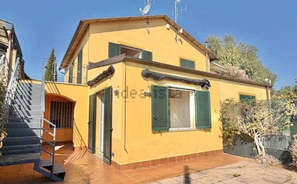 casa indipendente in vendita a Taggia in zona Arma di Taggia