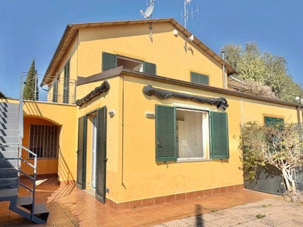 casa indipendente in vendita a Taggia in zona Arma di Taggia