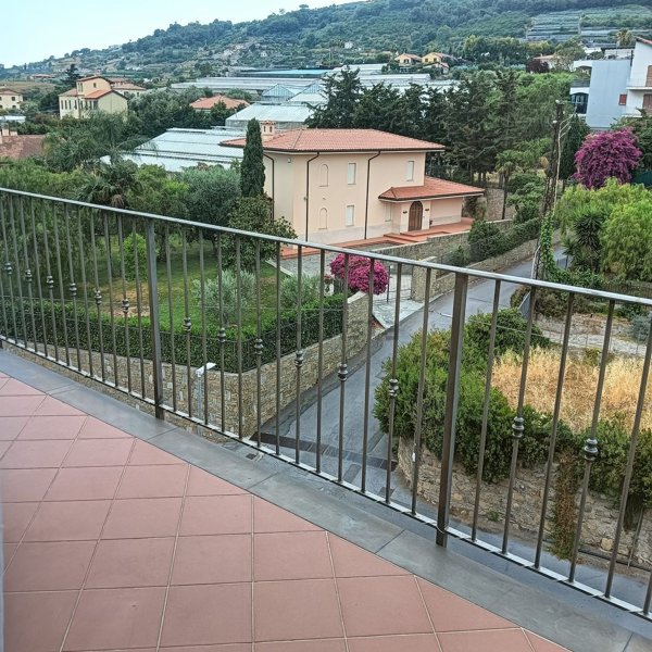 appartamento in vendita a Taggia in zona Arma di Taggia
