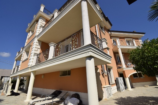 casa indipendente in vendita a Taggia in zona Arma di Taggia