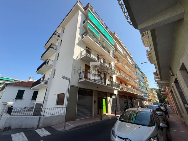 appartamento in vendita a Taggia in zona Arma di Taggia