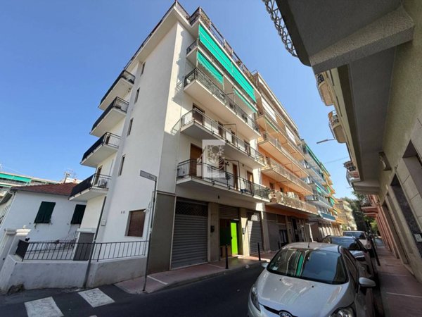 appartamento in vendita a Taggia in zona Arma di Taggia