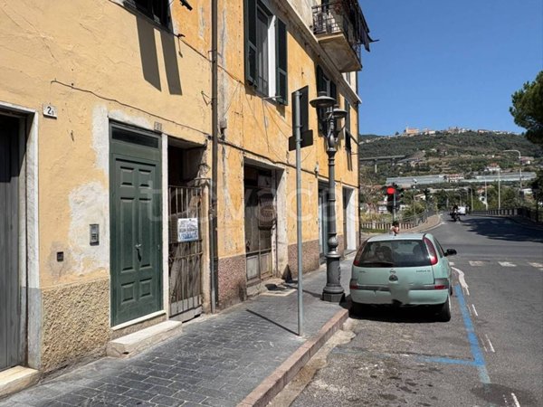locale di sgombero in vendita a Taggia