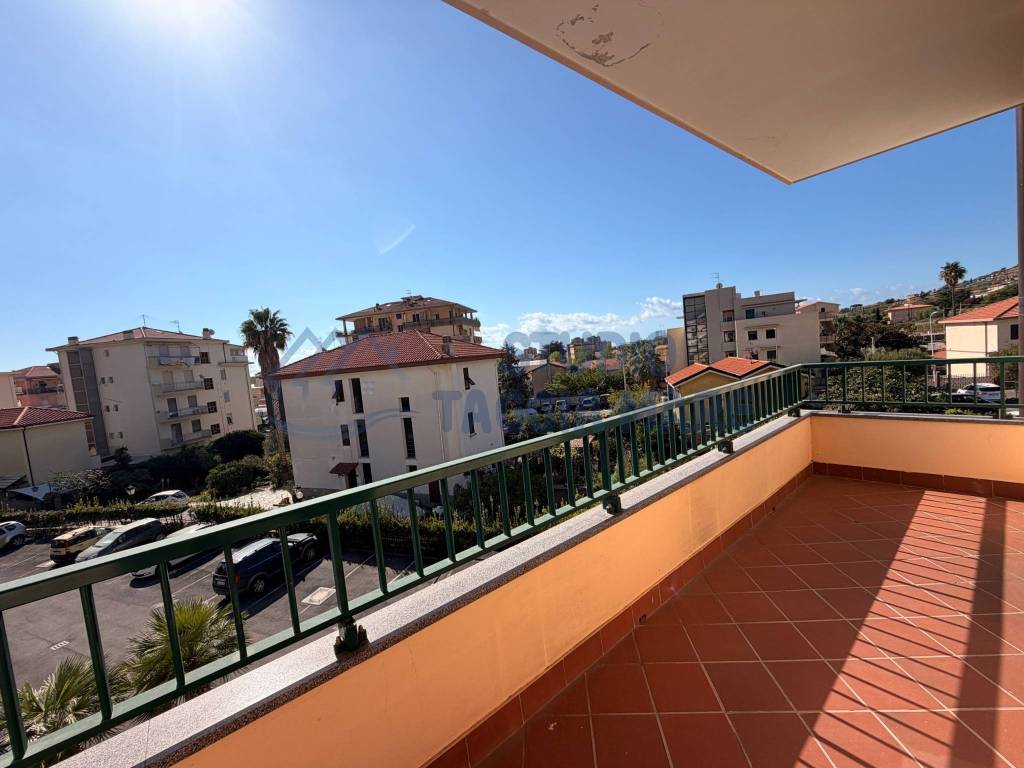 appartamento in vendita a Taggia in zona Levà