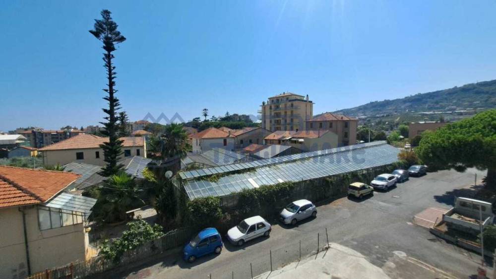 appartamento in vendita a Taggia in zona Arma di Taggia