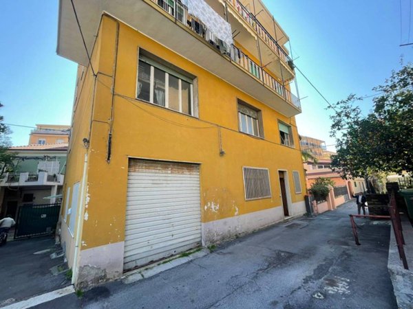 appartamento in vendita a Taggia in zona Arma di Taggia