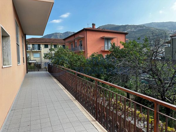 appartamento in vendita a Taggia in zona Levà