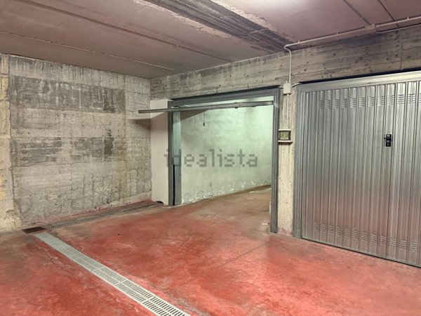 box auto in vendita a Taggia in zona Arma di Taggia