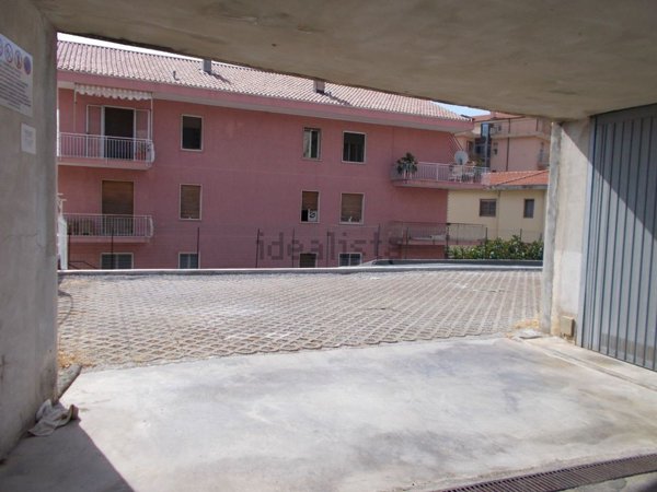 box auto in vendita a Taggia in zona Arma di Taggia