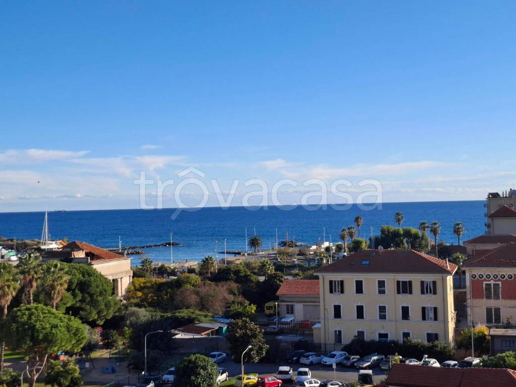 appartamento in vendita a Taggia in zona Arma di Taggia