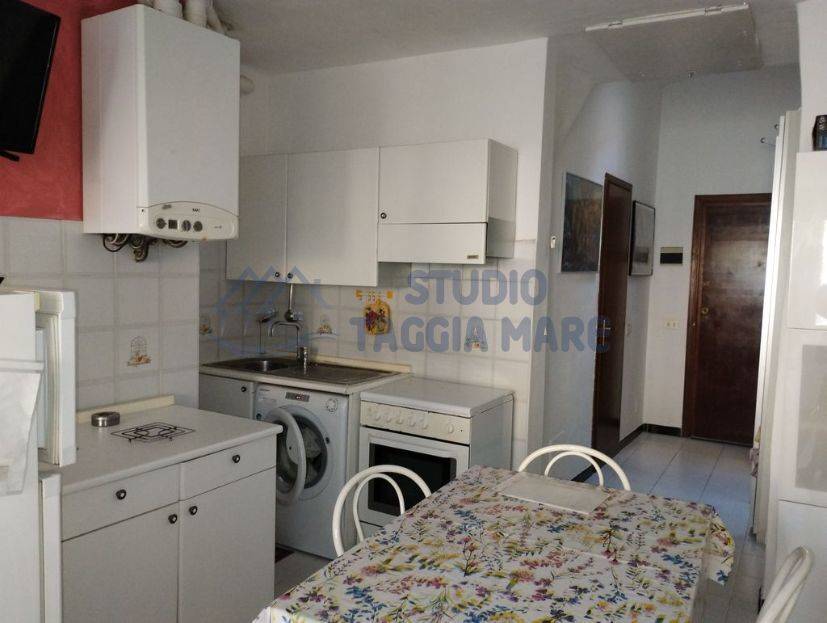 appartamento in vendita a Taggia in zona Arma di Taggia