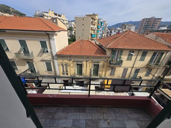 appartamento in vendita a Taggia in zona Arma di Taggia