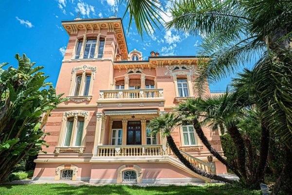 casa indipendente in vendita a Taggia in zona Arma di Taggia