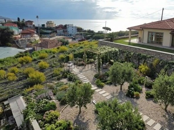 terreno in vendita a Taggia in zona Arma di Taggia