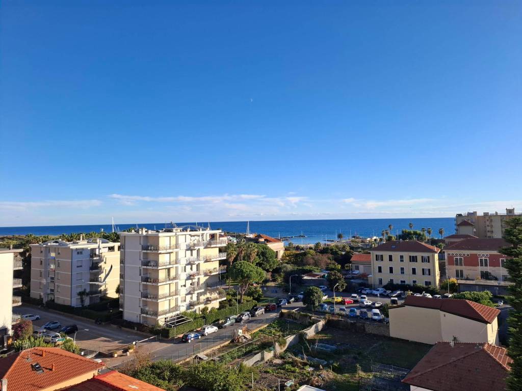 appartamento in vendita a Taggia in zona Arma di Taggia