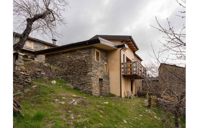casa indipendente in vendita a Triora in zona Realdo