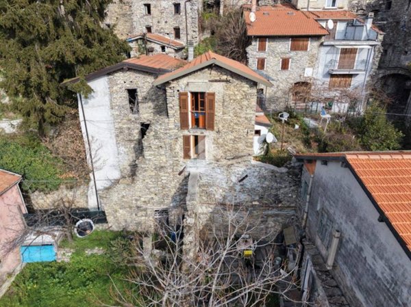 casa indipendente in vendita a Triora