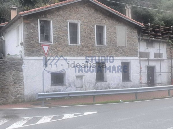 casa indipendente in vendita a Triora