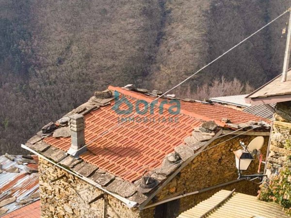 appartamento in vendita a Triora in zona Bregalla