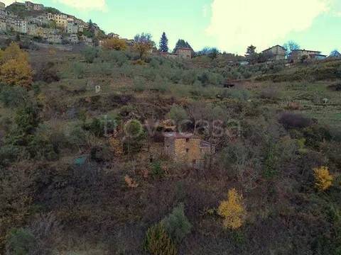 casa indipendente in vendita a Triora in zona Loreto