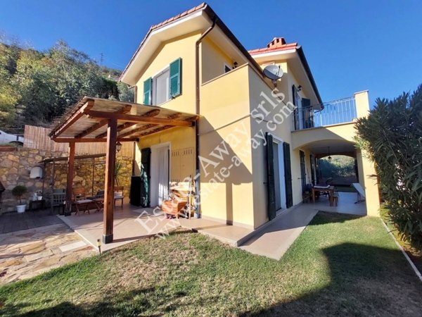 casa indipendente in vendita a Vallebona