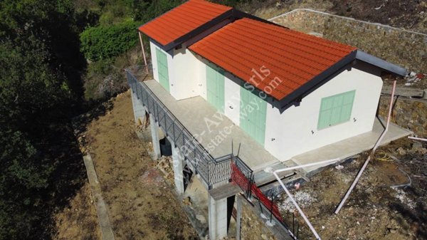 casa indipendente in vendita a Vallebona