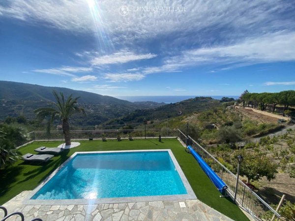 casa indipendente in vendita a Vallebona